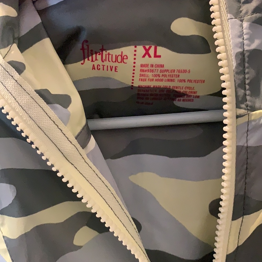 Jacket - Picture 2 of 3
